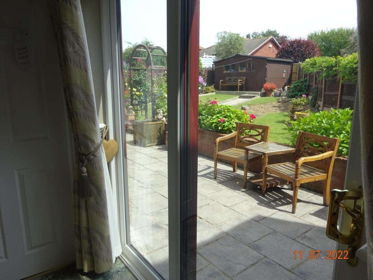 Sterling Bed & Breakfast Llandudno Exterior foto