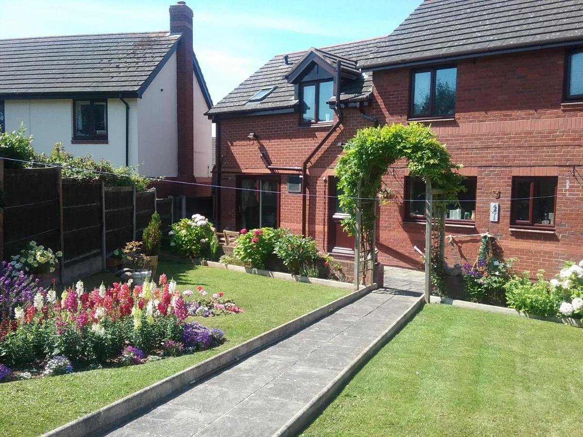 Sterling Bed & Breakfast Llandudno Exterior foto